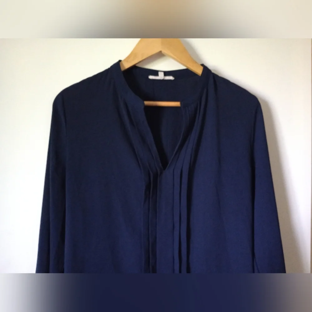 41 Hawthorn Navy Blouse With Roll Up Sleeves Size Medium - Picture 2 of 11